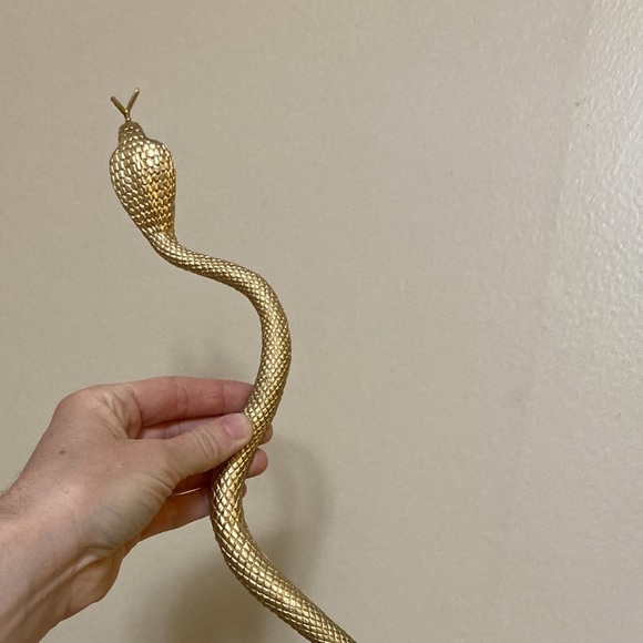 Gold Snake - Picture 1 of 1